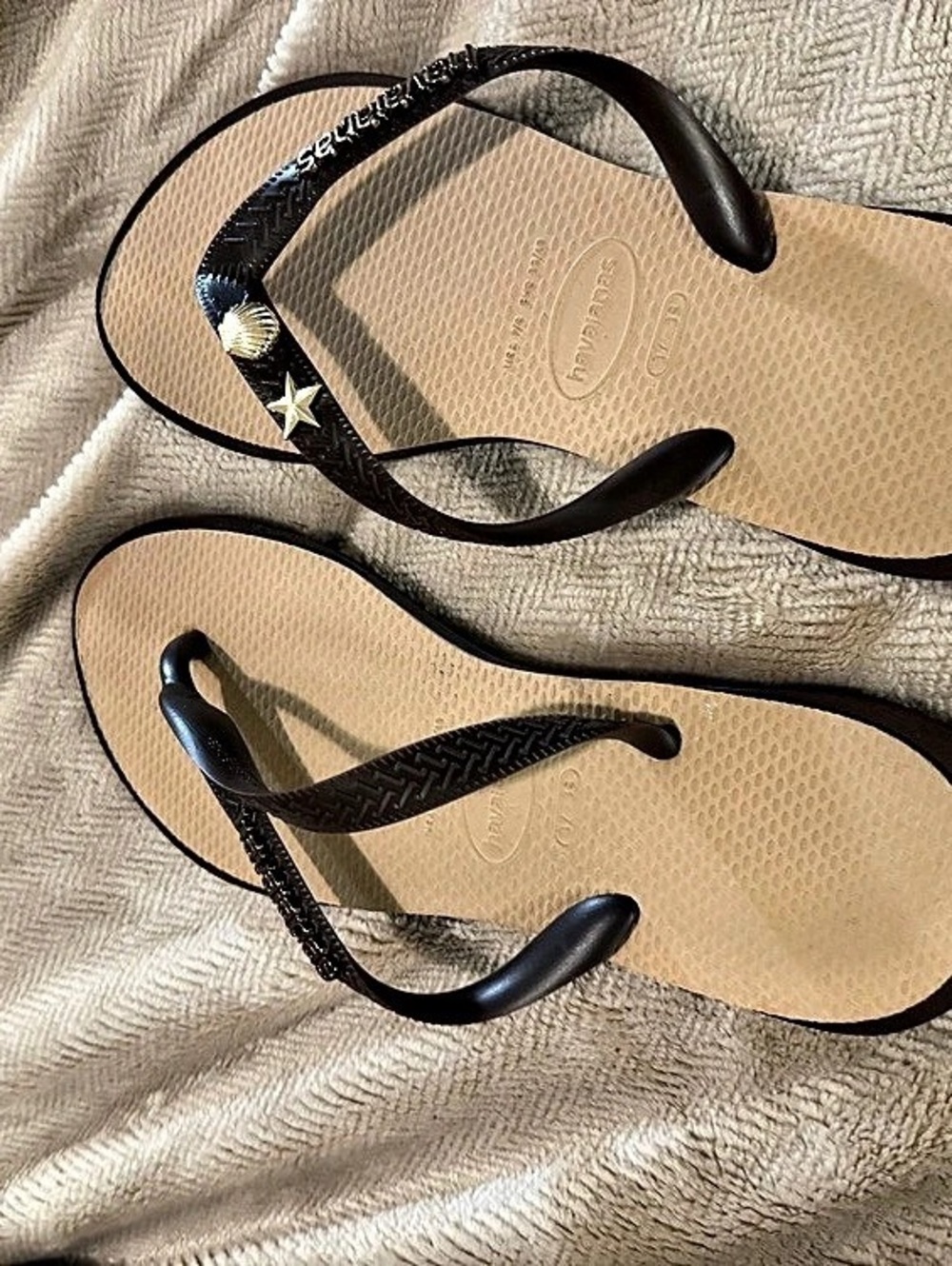Havaianas Slim Metallic Charm Flip Flops Brown & Gold US 7/8 from Brazil designe